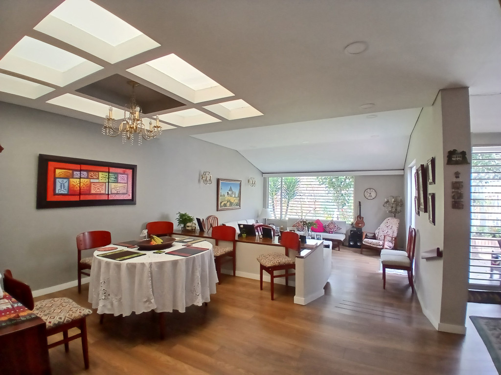 Casa en venta en Lagos De Cordoba, Bogotá · foto 4 de 19