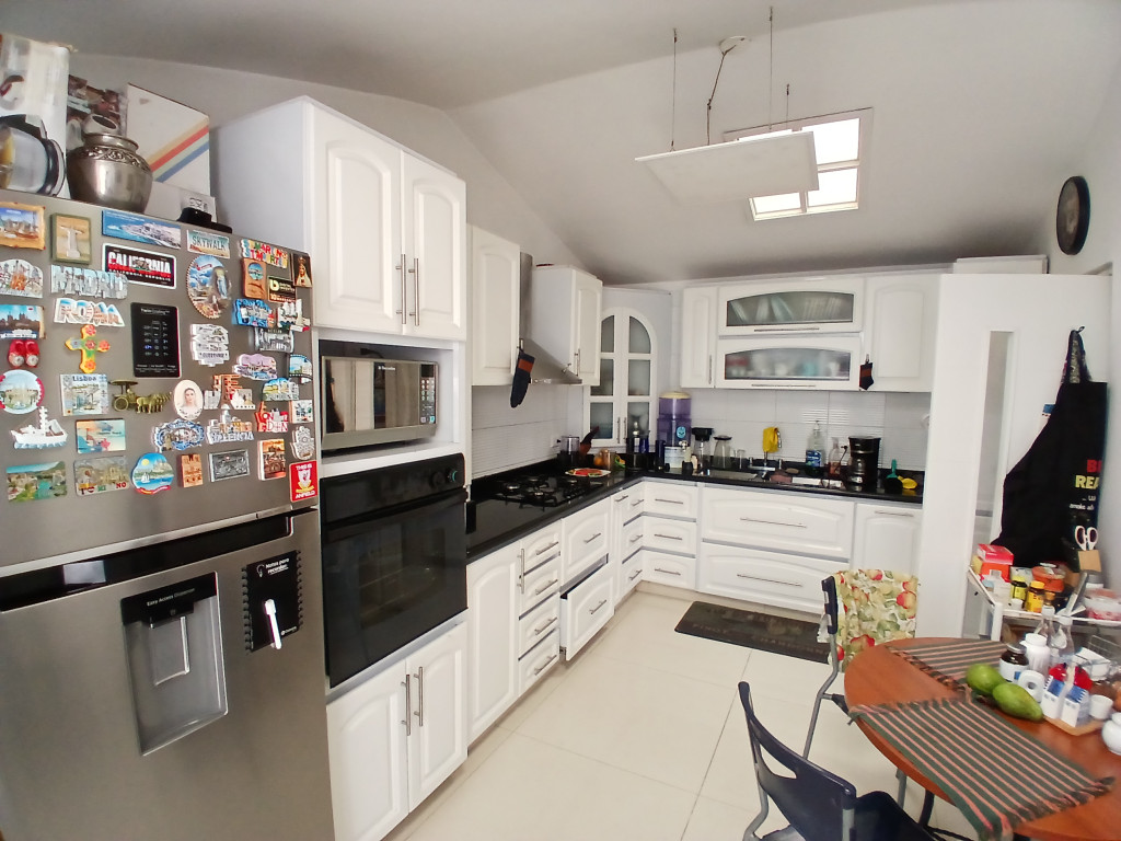 Casa en venta en Lagos De Cordoba, Bogotá · foto 12 de 19