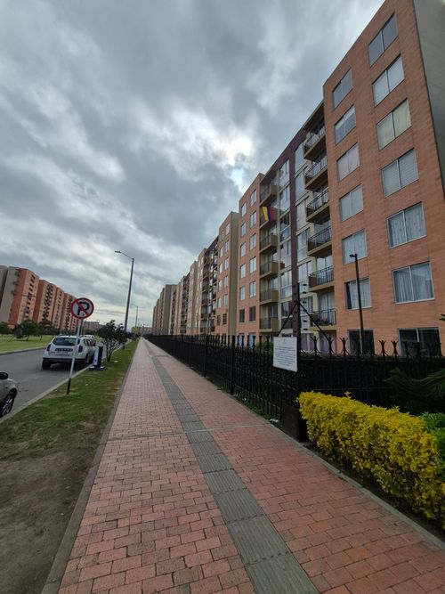 Apartamento de 3 alcobas en venta en Conjunto Residencial Abundara, Madrid, 64 m² · foto 3 de 24