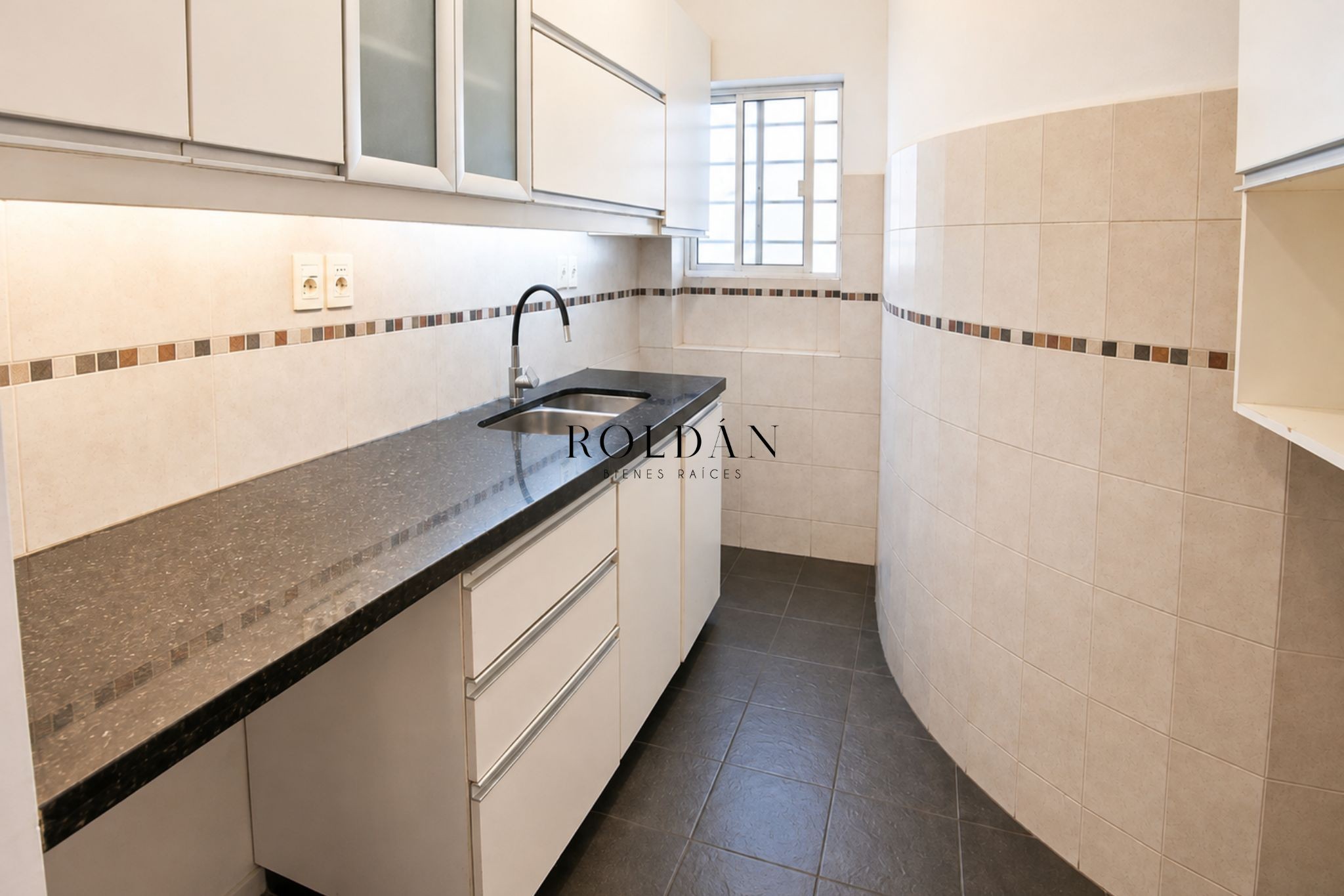 Apartamento Alquiler Pocitos 2 Dormitorios Reciclado Gastos Comunes Bajos A Metros De Avenida Rivera · Foto 4