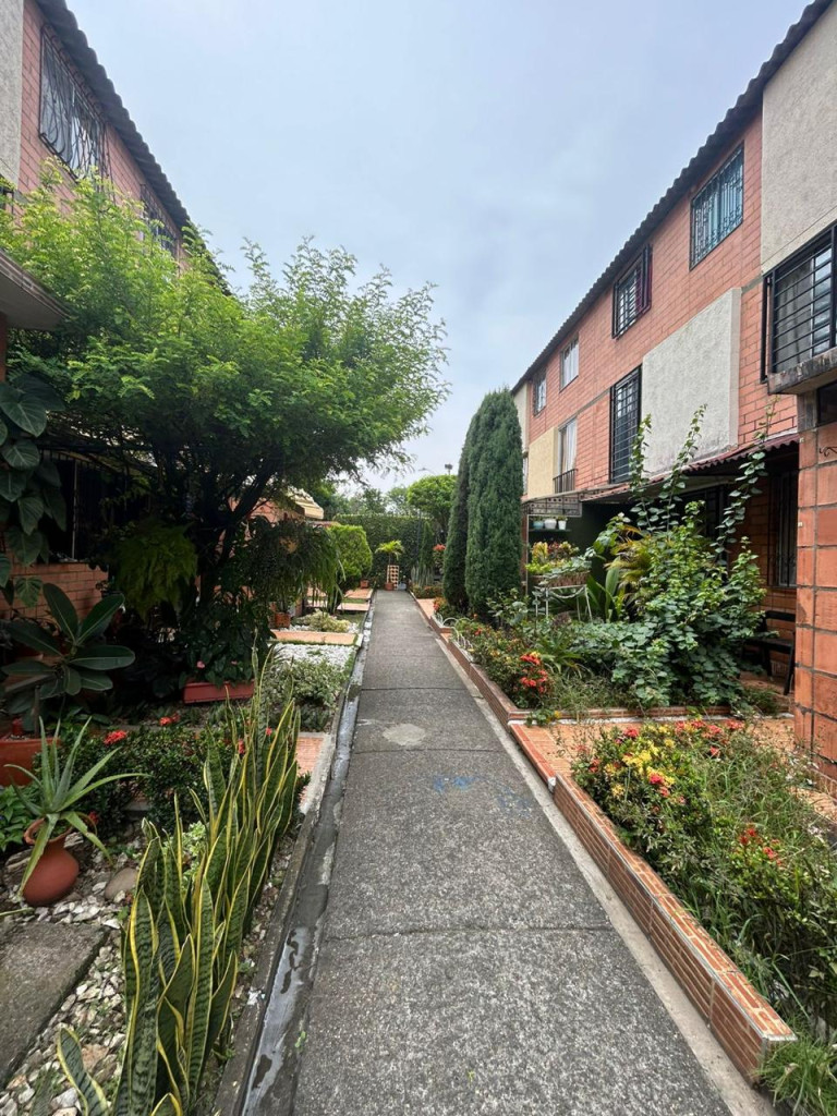 Casa en Venta en Ciudad 2000, Cali