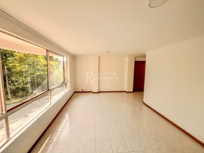 Apartamento de 2 alcobas en arriendo en Los Naranjos, Medellín, 82 m² · foto 5 de 20