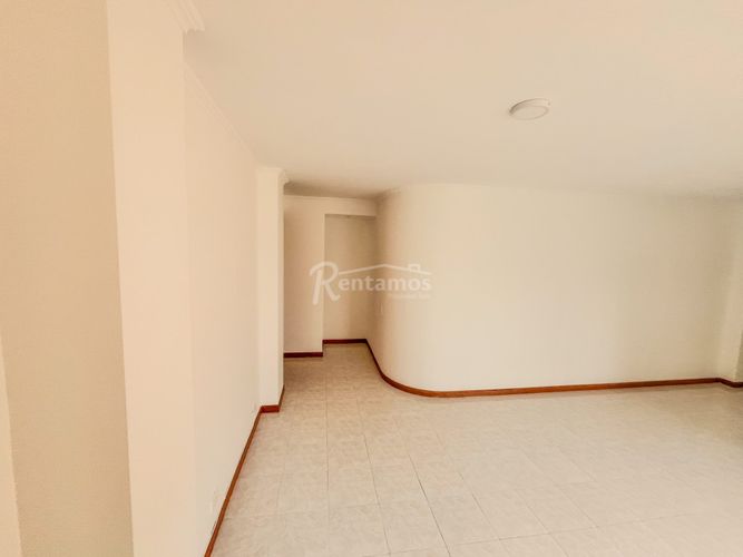 Apartamento de 2 alcobas en arriendo en Los Naranjos, Medellín, 82 m² · foto 6 de 20
