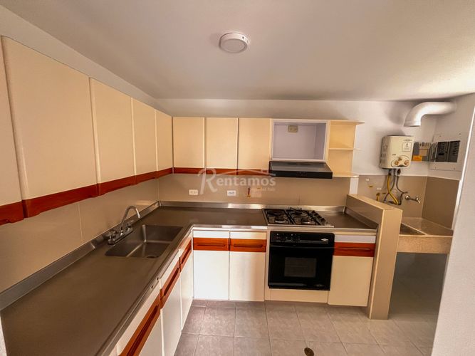 Apartamento de 2 alcobas en arriendo en Los Naranjos, Medellín, 82 m² · foto 7 de 20
