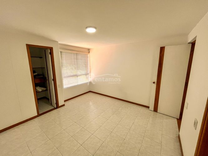 Apartamento de 2 alcobas en arriendo en Los Naranjos, Medellín, 82 m² · foto 10 de 20