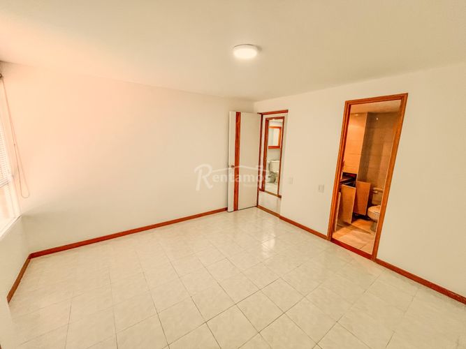 Apartamento de 2 alcobas en arriendo en Los Naranjos, Medellín, 82 m² · foto 11 de 20