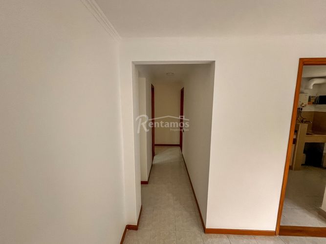 Apartamento de 2 alcobas en arriendo en Los Naranjos, Medellín, 82 m² · foto 17 de 20