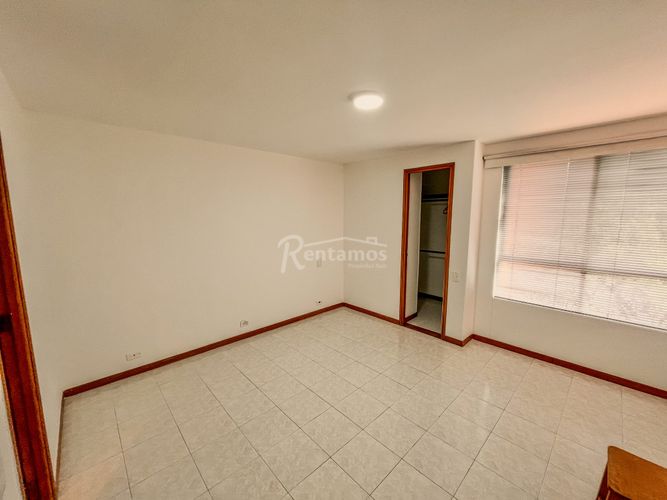 Apartamento de 2 alcobas en arriendo en Los Naranjos, Medellín, 82 m² · foto 18 de 20