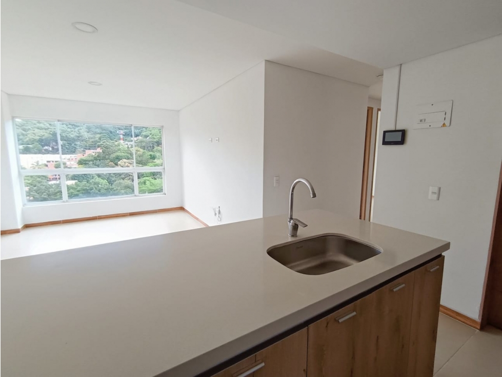 Apartamento en venta en Los Colores, Medellín · foto 7 de 24