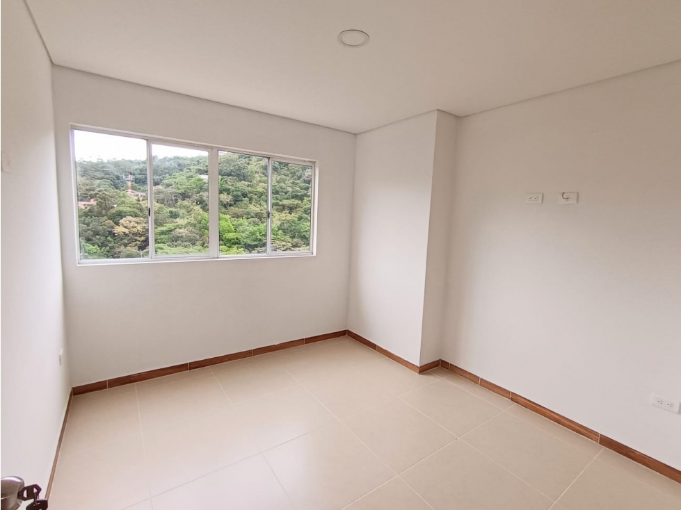 Apartamento en venta en Los Colores, Medellín · foto 11 de 24