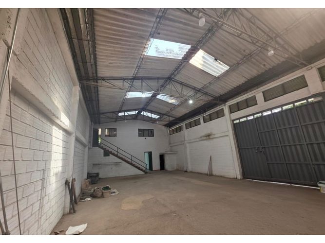 Bodega en venta en Jardines Montesacro, Itagüí, 330 m² · foto 10 de 12