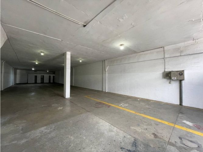 Bodega en arriendo en Villa Del Parque, Itagüí, 305 m² · foto 2 de 6