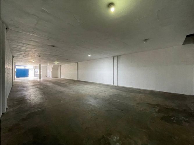 Bodega en arriendo en Villa Del Parque, Itagüí, 305 m² · foto 5 de 6