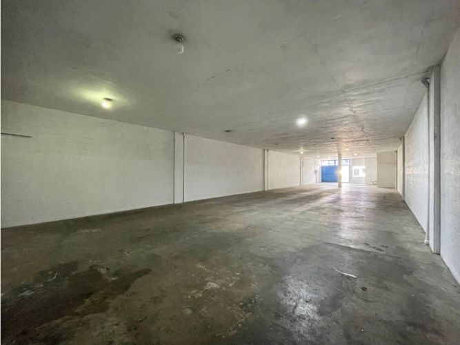Bodega en arriendo en Villa Del Parque, Itagüí, 305 m² · foto 6 de 6