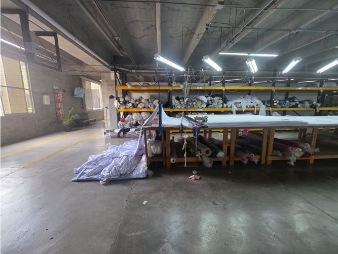Bodega en arriendo en Villa Del Parque, Itagüí, 556 m² · foto 6 de 14