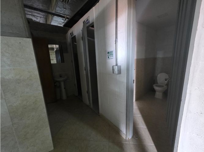 Bodega en arriendo en Villa Del Parque, Itagüí, 556 m² · foto 8 de 14