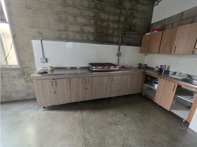 Bodega en arriendo en Villa Del Parque, Itagüí, 556 m² · foto 9 de 14