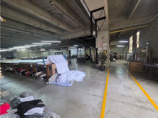 Bodega en arriendo en Villa Del Parque, Itagüí, 556 m² · foto 13 de 14