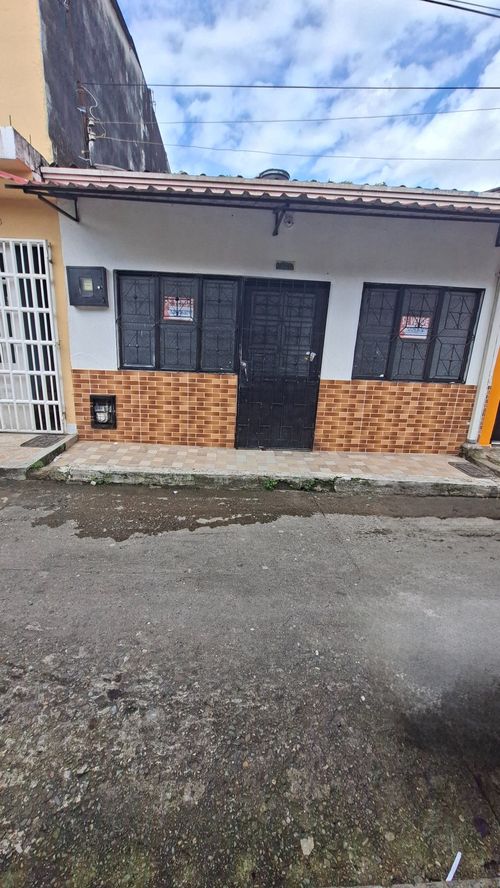 Casa de 3 alcobas en venta en Dos Mil, Villavicencio, 90 m² · foto 2 de 14