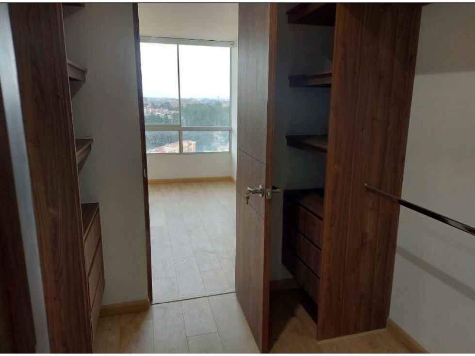 Apartamento en venta en La Felicidad, Bogotá · foto 8 de 13