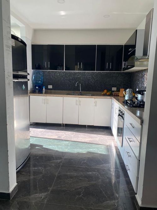 Apartamento de 3 alcobas en venta en Toche, Ibagué, 210 m² · foto 2 de 17
