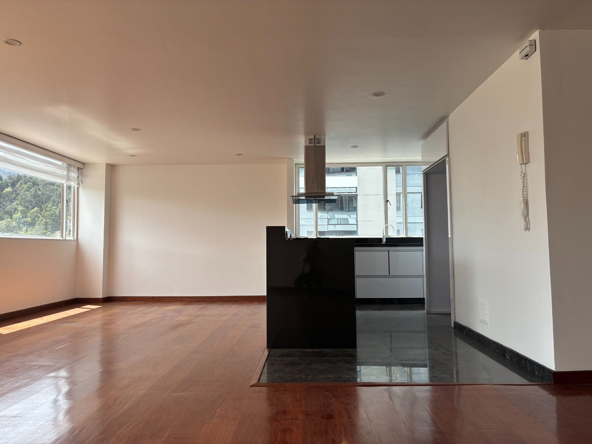 Departamento en alquiler con baja de precio en Chicó Reservado