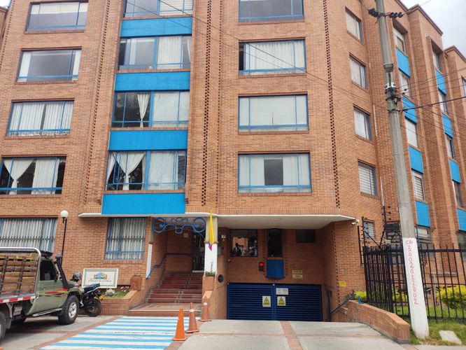 Apartamento de 4 alcobas en venta en Fontibon, Bogotá, 98 m² · foto 2 de 20