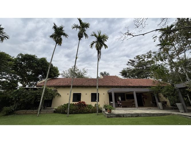 Casa de 4 alcobas en venta en Las Mercedes, Cali, 406 m² · foto 2 de 24
