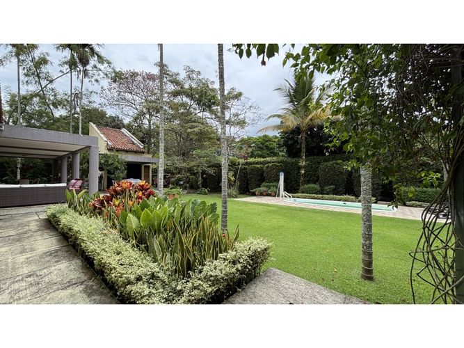 Casa de 4 alcobas en venta en Las Mercedes, Cali, 406 m² · foto 4 de 24