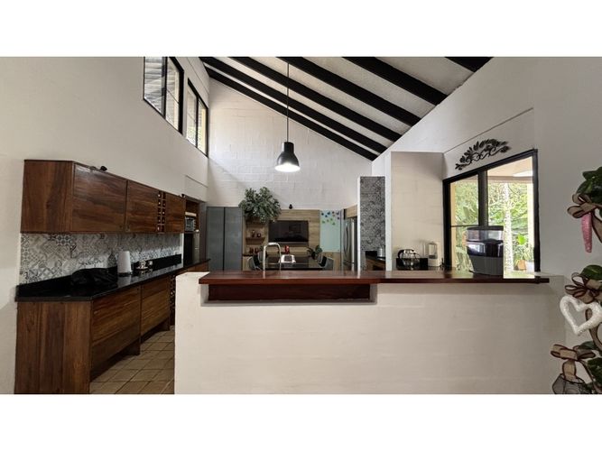 Casa de 4 alcobas en venta en Las Mercedes, Cali, 406 m² · foto 7 de 24
