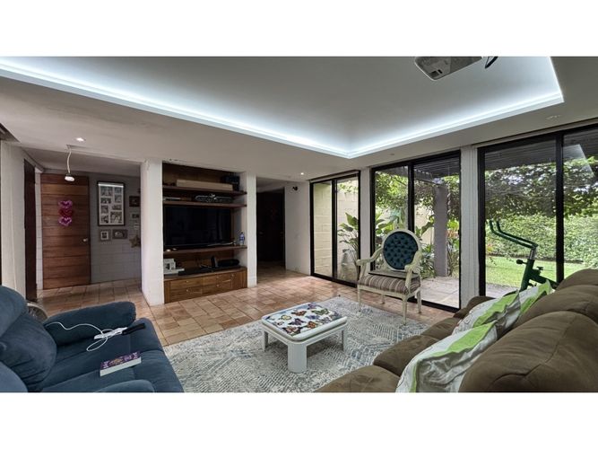 Casa de 4 alcobas en venta en Las Mercedes, Cali, 406 m² · foto 11 de 24