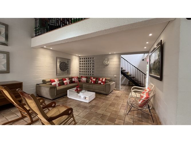 Casa de 4 alcobas en venta en Las Mercedes, Cali, 406 m² · foto 12 de 24