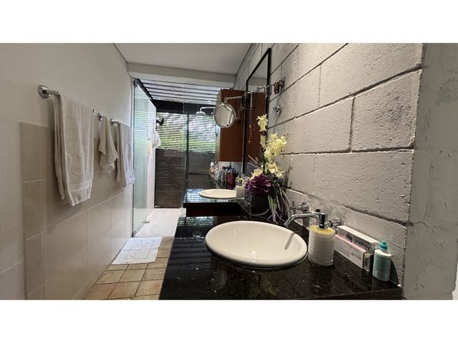 Casa de 4 alcobas en venta en Las Mercedes, Cali, 406 m² · foto 23 de 24