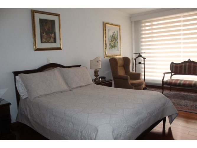 Apartamento de 3 alcobas en venta en Chicó Navarra, Bogotá, 180 m² · foto 9 de 23