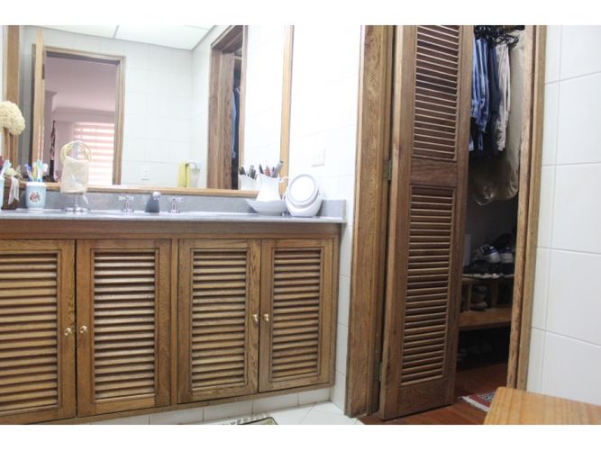 Apartamento de 3 alcobas en venta en Chicó Navarra, Bogotá, 180 m² · foto 10 de 23