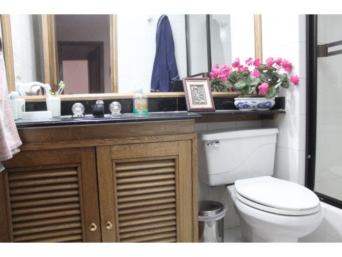 Apartamento de 3 alcobas en venta en Chicó Navarra, Bogotá, 180 m² · foto 13 de 23