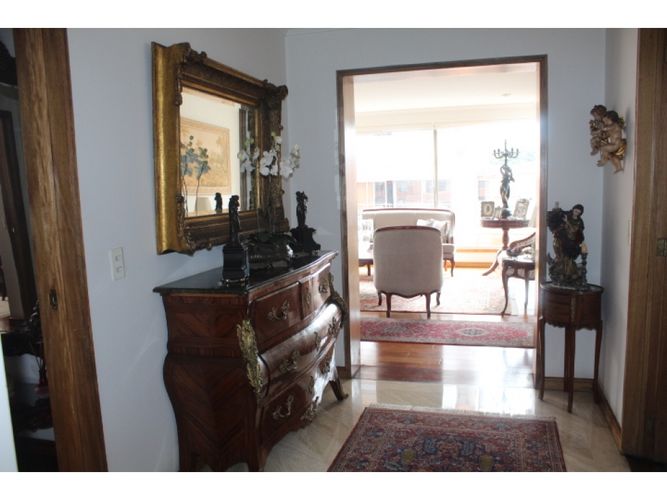 Apartamento de 3 alcobas en venta en Chicó Navarra, Bogotá, 180 m² · foto 16 de 23