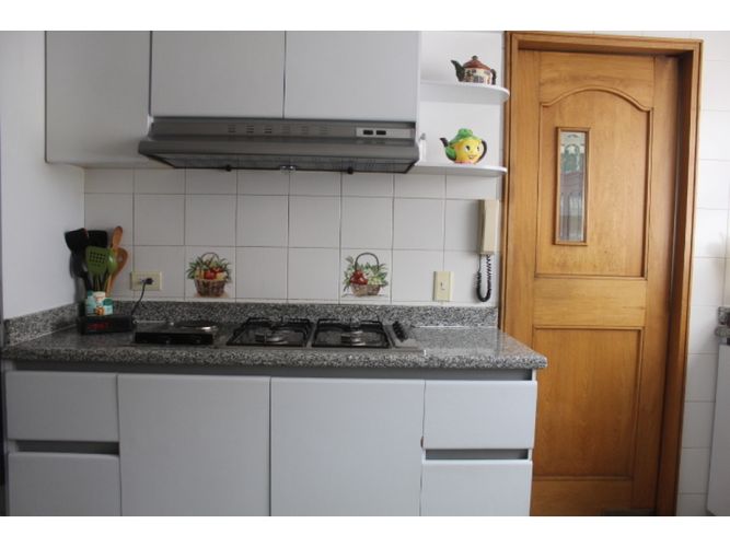 Apartamento de 3 alcobas en venta en Chicó Navarra, Bogotá, 180 m² · foto 17 de 23
