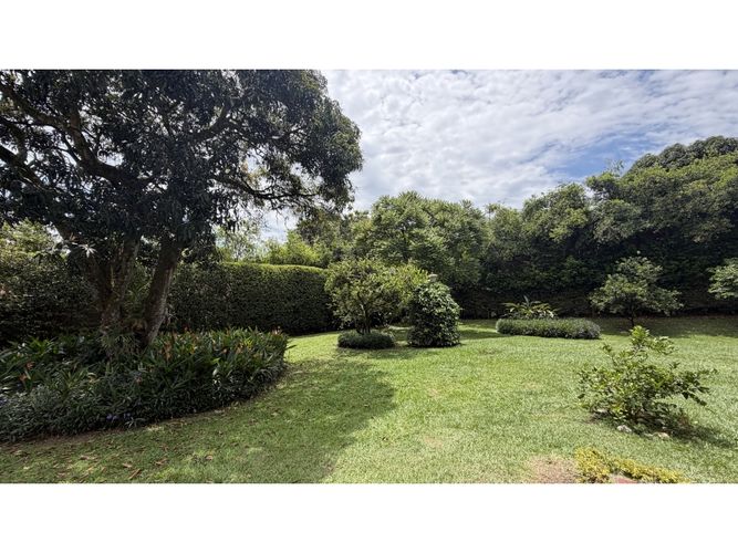 Lote en venta en Ciudad Jardin, Cali, 3500 m² · foto 4 de 16