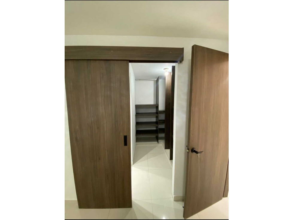 Apartamento en venta en Valle Del Lili, Cali · foto 2 de 13
