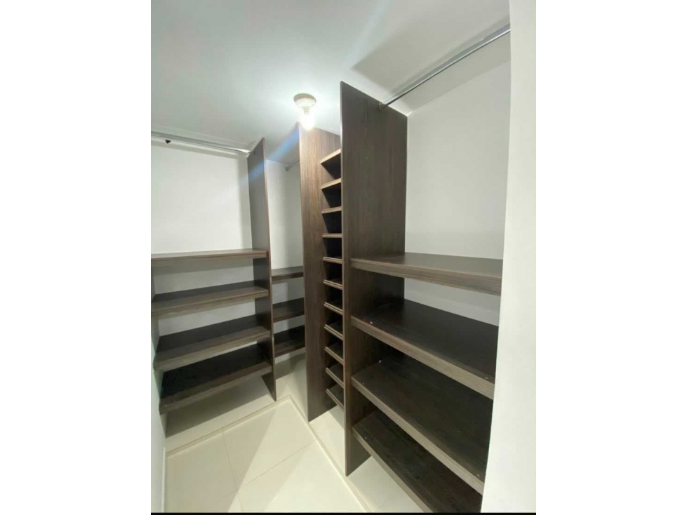 Apartamento en venta en Valle Del Lili, Cali · foto 5 de 13