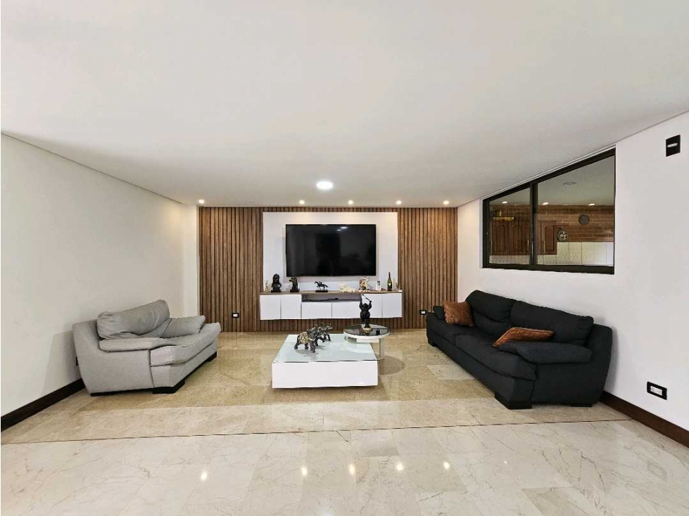 6BR House in Laureles (350 m²) for Sale - 3