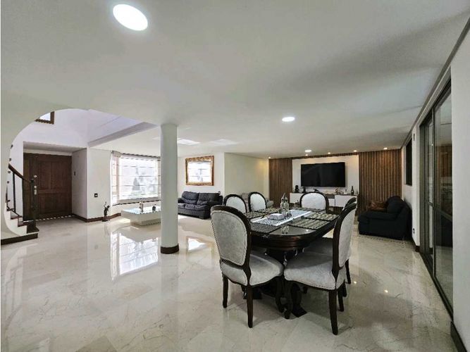 Casa de 6 alcobas en venta en Loma Del Chocho, Envigado, 350 m² · foto 6 de 24