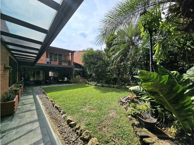 Casa de 6 alcobas en venta en Loma Del Chocho, Envigado, 350 m² · foto 9 de 24