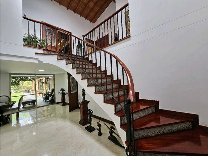 Casa de 6 alcobas en venta en Loma Del Chocho, Envigado, 350 m² · foto 14 de 24