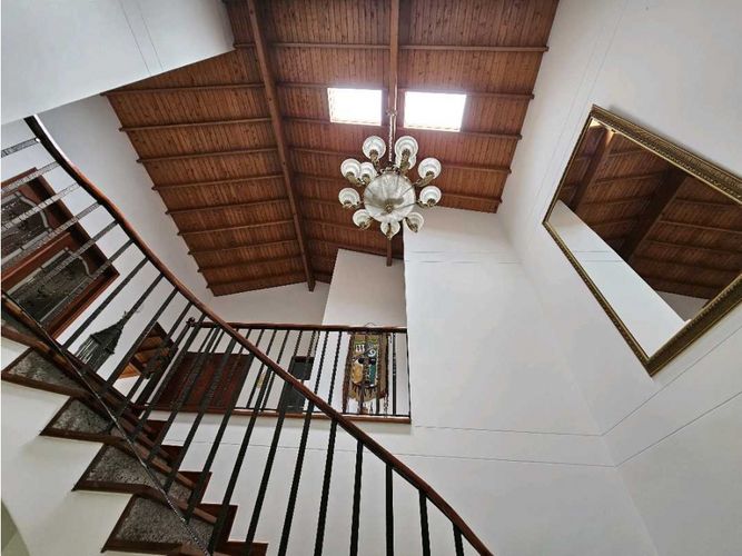 Casa de 6 alcobas en venta en Loma Del Chocho, Envigado, 350 m² · foto 15 de 24
