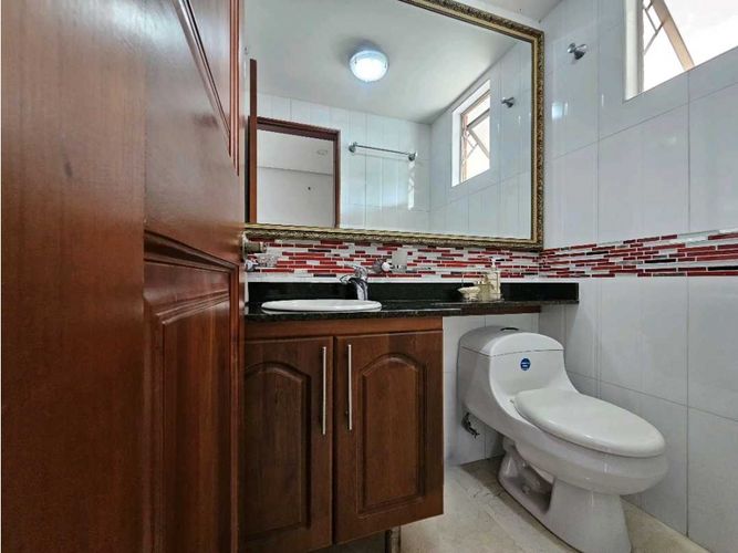 Casa de 6 alcobas en venta en Loma Del Chocho, Envigado, 350 m² · foto 19 de 24