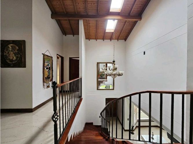Casa de 6 alcobas en venta en Loma Del Chocho, Envigado, 350 m² · foto 20 de 24