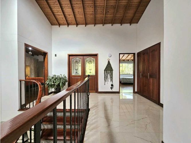 Casa de 6 alcobas en venta en Loma Del Chocho, Envigado, 350 m² · foto 22 de 24