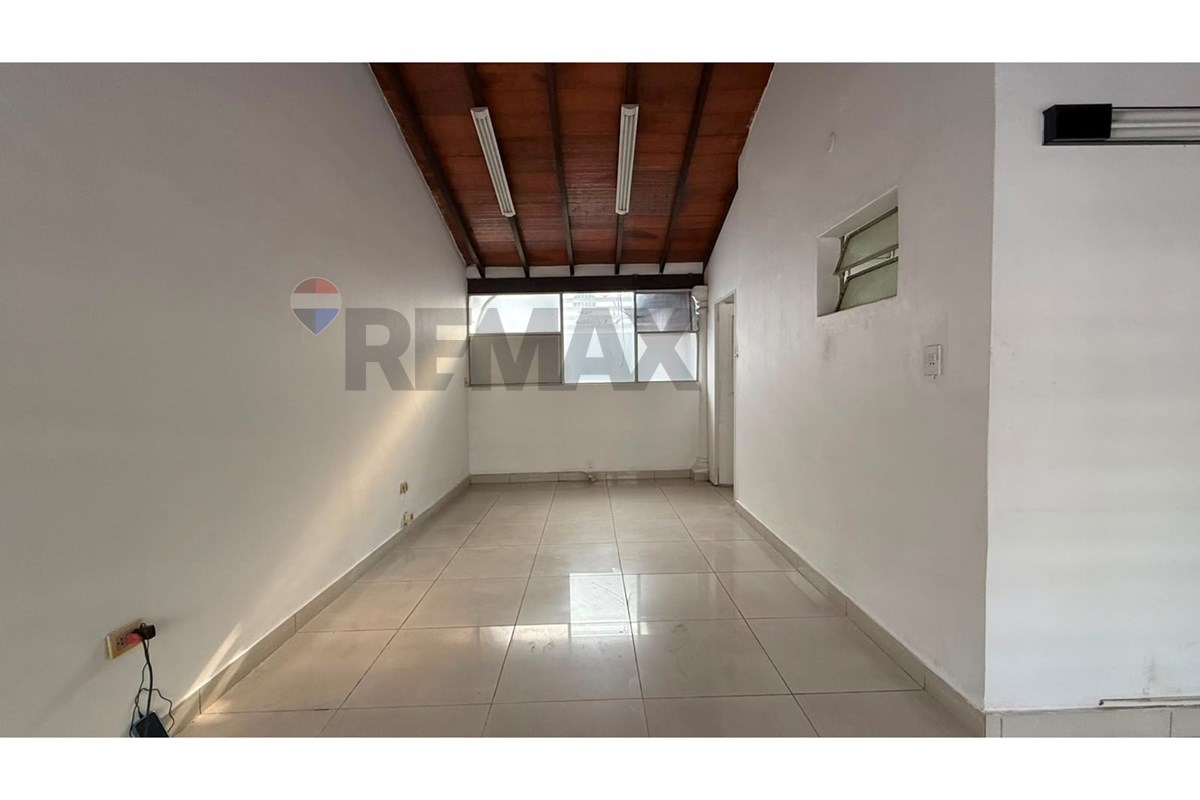 Casa - Alquiler - Mburicaó, Asunción, Paraguay — foto 2